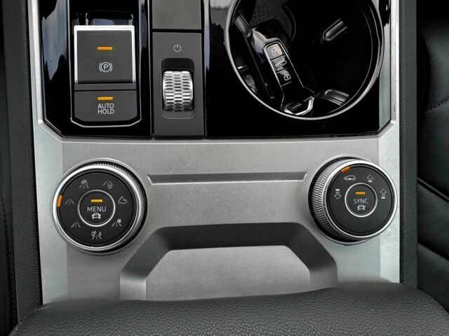 Черный Фольксваген Туарег, объемом двигателя 3 л и пробегом 21 тыс. км за 30000 $, фото 9 на Automoto.ua