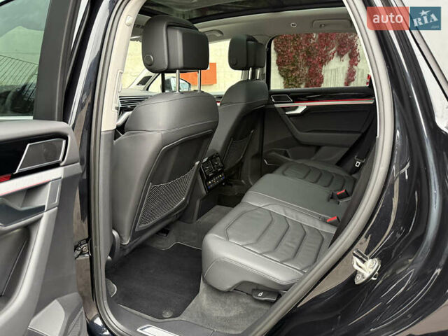 Черный Фольксваген Туарег, объемом двигателя 3 л и пробегом 105 тыс. км за 59500 $, фото 71 на Automoto.ua