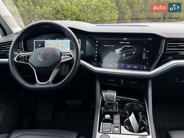 Черный Фольксваген Туарег, объемом двигателя 2.97 л и пробегом 17 тыс. км за 65000 $, фото 15 на Automoto.ua