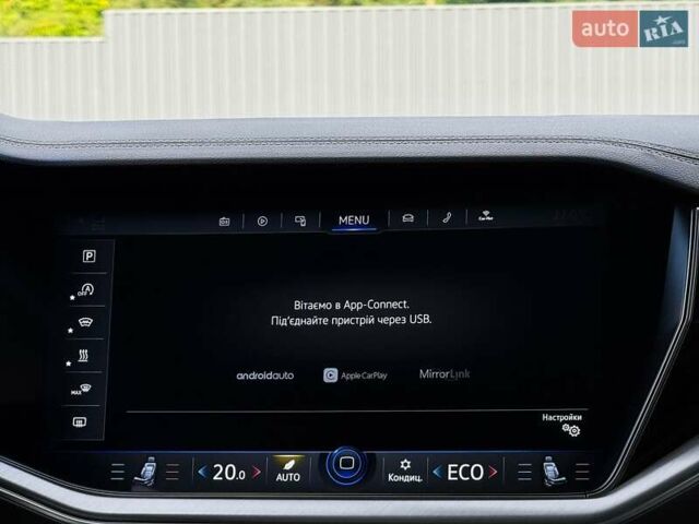 Черный Фольксваген Туарег, объемом двигателя 3 л и пробегом 142 тыс. км за 55999 $, фото 88 на Automoto.ua