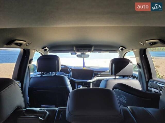 Чорний Фольксваген Туарег, об'ємом двигуна 3 л та пробігом 120 тис. км за 59900 $, фото 16 на Automoto.ua