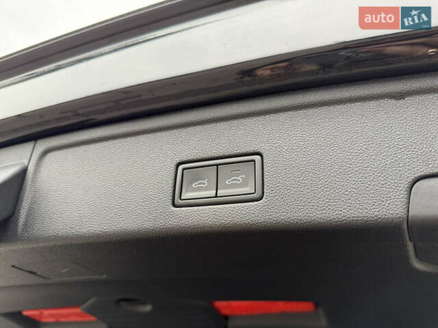 Черный Фольксваген Туарег, объемом двигателя 3 л и пробегом 105 тыс. км за 59500 $, фото 64 на Automoto.ua