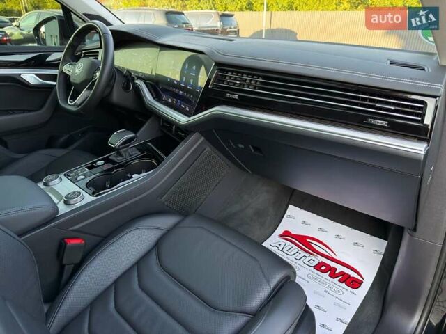 Черный Фольксваген Туарег, объемом двигателя 3 л и пробегом 142 тыс. км за 55999 $, фото 82 на Automoto.ua