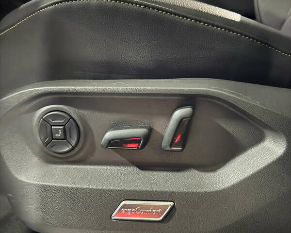 Черный Фольксваген Туарег, объемом двигателя 2.99 л и пробегом 9 тыс. км за 64000 $, фото 48 на Automoto.ua