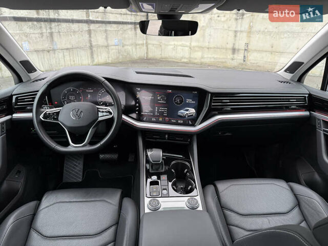 Черный Фольксваген Туарег, объемом двигателя 3 л и пробегом 105 тыс. км за 59500 $, фото 93 на Automoto.ua