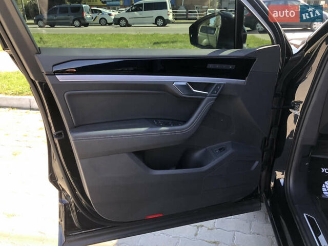 Черный Фольксваген Туарег, объемом двигателя 3 л и пробегом 2 тыс. км за 86000 $, фото 11 на Automoto.ua