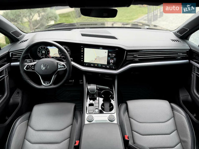 Чорний Фольксваген Туарег, об'ємом двигуна 3 л та пробігом 143 тис. км за 57900 $, фото 95 на Automoto.ua