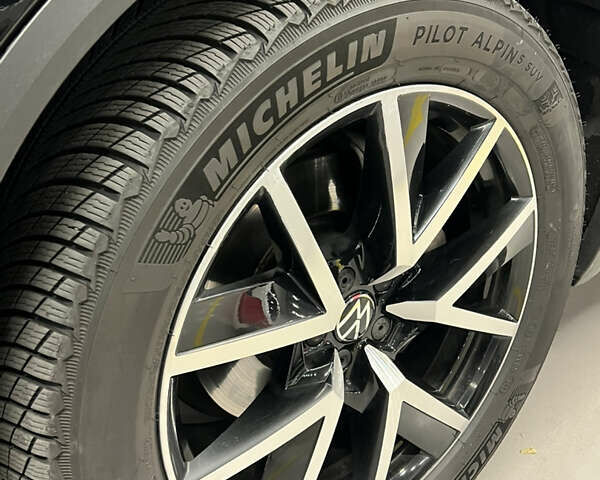 Черный Фольксваген Туарег, объемом двигателя 3 л и пробегом 118 тыс. км за 65000 $, фото 4 на Automoto.ua