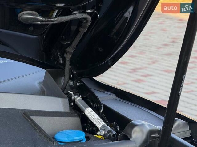 Черный Фольксваген Туарег, объемом двигателя 3 л и пробегом 142 тыс. км за 55999 $, фото 104 на Automoto.ua