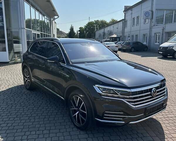 Черный Фольксваген Туарег, объемом двигателя 2.97 л и пробегом 2 тыс. км за 73000 $, фото 8 на Automoto.ua