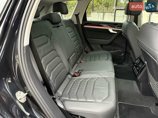 Черный Фольксваген Туарег, объемом двигателя 3 л и пробегом 105 тыс. км за 59500 $, фото 55 на Automoto.ua