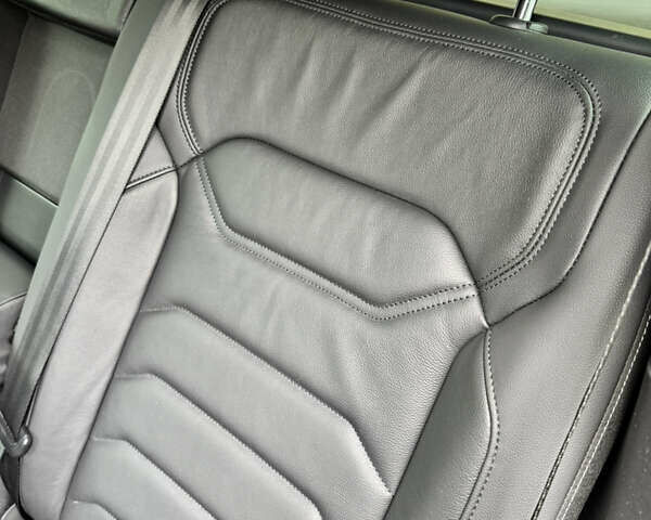 Черный Фольксваген Туарег, объемом двигателя 3 л и пробегом 115 тыс. км за 67000 $, фото 16 на Automoto.ua