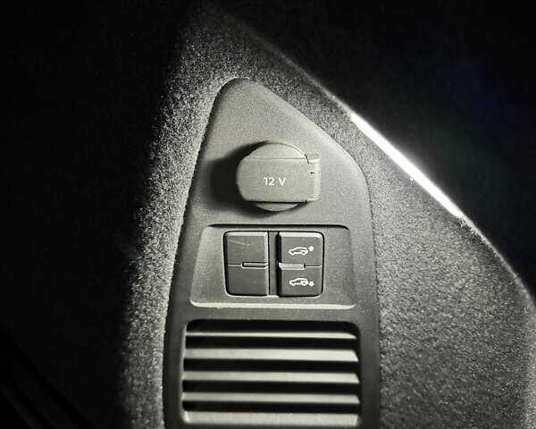 Черный Фольксваген Туарег, объемом двигателя 2.99 л и пробегом 9 тыс. км за 64000 $, фото 31 на Automoto.ua