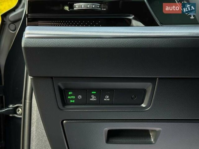 Черный Фольксваген Туарег, объемом двигателя 3 л и пробегом 142 тыс. км за 55999 $, фото 41 на Automoto.ua