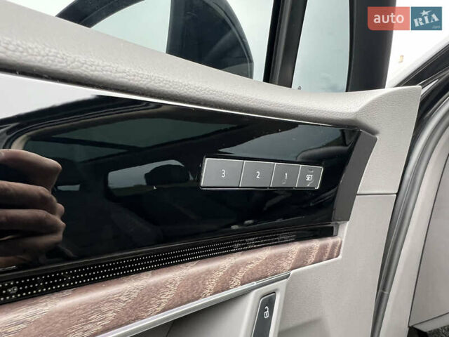 Черный Фольксваген Туарег, объемом двигателя 2.97 л и пробегом 39 тыс. км за 62500 $, фото 19 на Automoto.ua