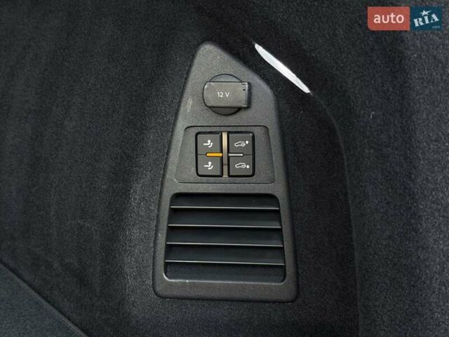 Черный Фольксваген Туарег, объемом двигателя 3 л и пробегом 142 тыс. км за 55999 $, фото 67 на Automoto.ua