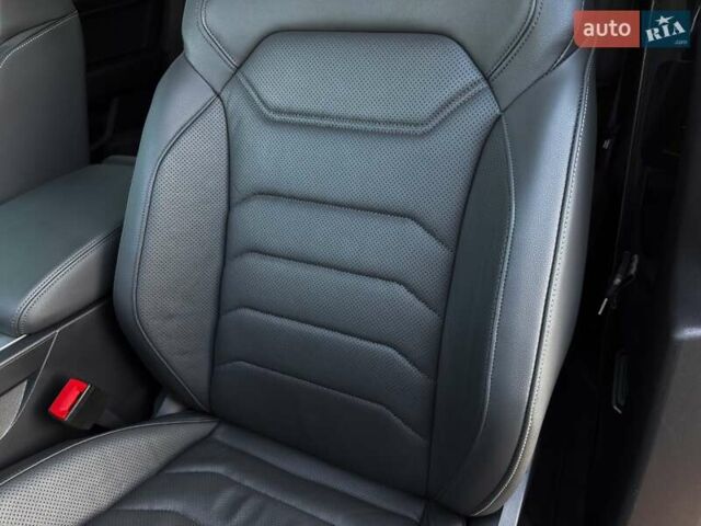 Черный Фольксваген Туарег, объемом двигателя 3 л и пробегом 142 тыс. км за 55999 $, фото 35 на Automoto.ua