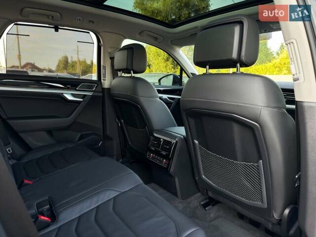 Черный Фольксваген Туарег, объемом двигателя 3 л и пробегом 142 тыс. км за 55999 $, фото 73 на Automoto.ua