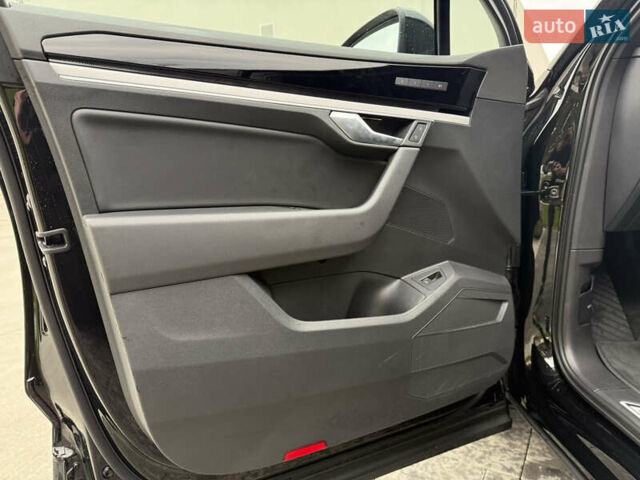 Чорний Фольксваген Туарег, об'ємом двигуна 3 л та пробігом 137 тис. км за 58000 $, фото 28 на Automoto.ua