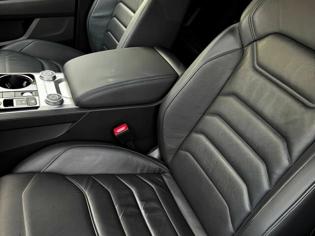 Черный Фольксваген Туарег, объемом двигателя 3 л и пробегом 21 тыс. км за 30000 $, фото 7 на Automoto.ua