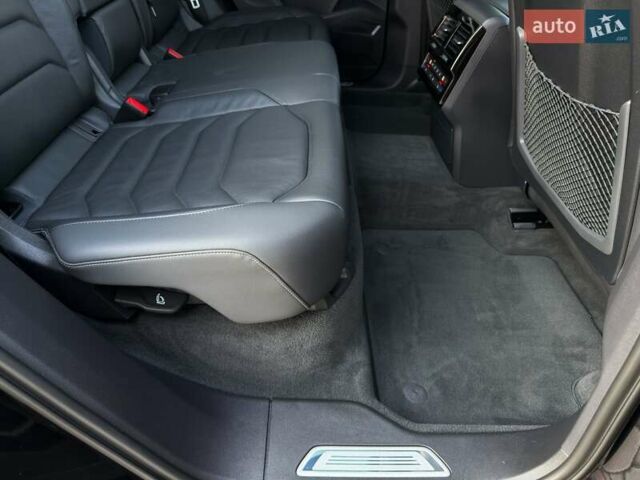 Черный Фольксваген Туарег, объемом двигателя 3 л и пробегом 142 тыс. км за 55999 $, фото 72 на Automoto.ua