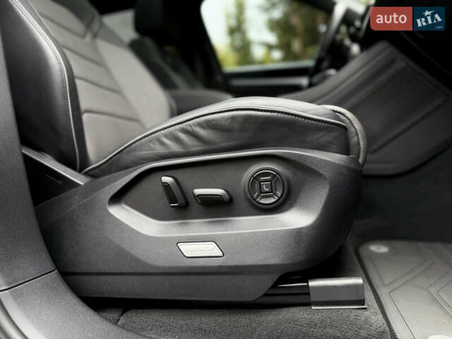 Чорний Фольксваген Туарег, об'ємом двигуна 3 л та пробігом 143 тис. км за 57900 $, фото 111 на Automoto.ua