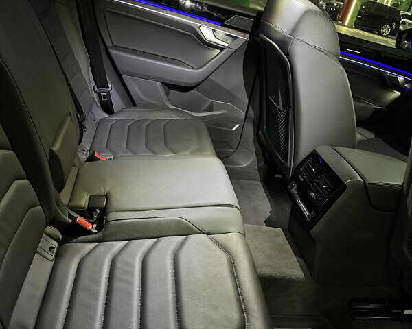 Черный Фольксваген Туарег, объемом двигателя 2.99 л и пробегом 9 тыс. км за 64000 $, фото 41 на Automoto.ua