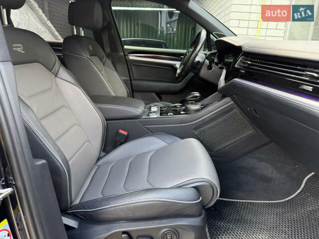 Черный Фольксваген Туарег, объемом двигателя 2.99 л и пробегом 112 тыс. км за 55000 $, фото 3 на Automoto.ua