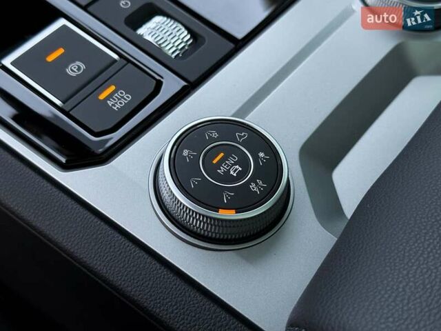 Черный Фольксваген Туарег, объемом двигателя 3 л и пробегом 142 тыс. км за 55999 $, фото 50 на Automoto.ua