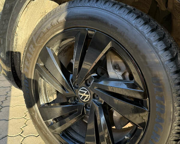 Черный Фольксваген Туарег, объемом двигателя 2.99 л и пробегом 80 тыс. км за 63000 $, фото 19 на Automoto.ua