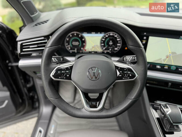 Чорний Фольксваген Туарег, об'ємом двигуна 3 л та пробігом 143 тис. км за 57900 $, фото 52 на Automoto.ua