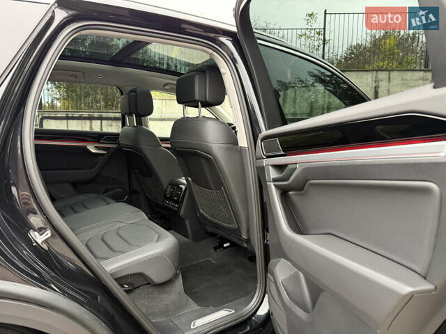 Черный Фольксваген Туарег, объемом двигателя 3 л и пробегом 105 тыс. км за 59500 $, фото 60 на Automoto.ua