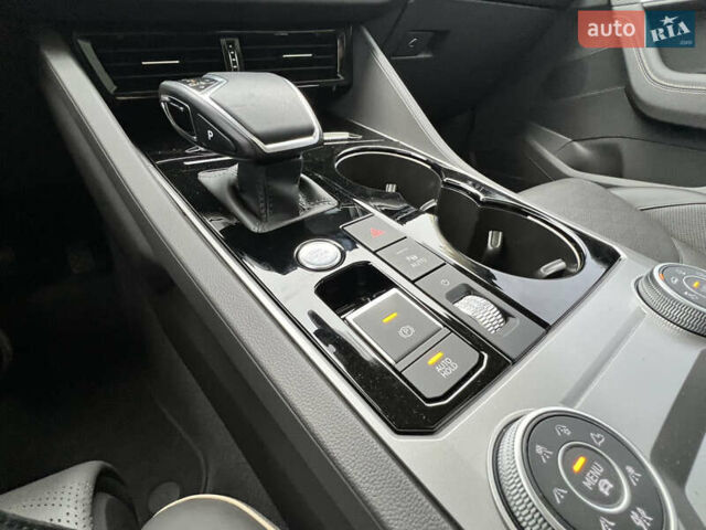 Черный Фольксваген Туарег, объемом двигателя 2.97 л и пробегом 39 тыс. км за 62500 $, фото 33 на Automoto.ua