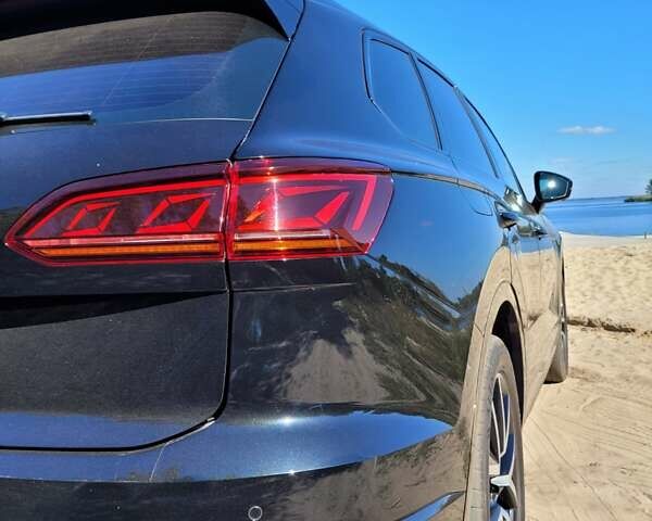 Чорний Фольксваген Туарег, об'ємом двигуна 3 л та пробігом 120 тис. км за 59900 $, фото 7 на Automoto.ua