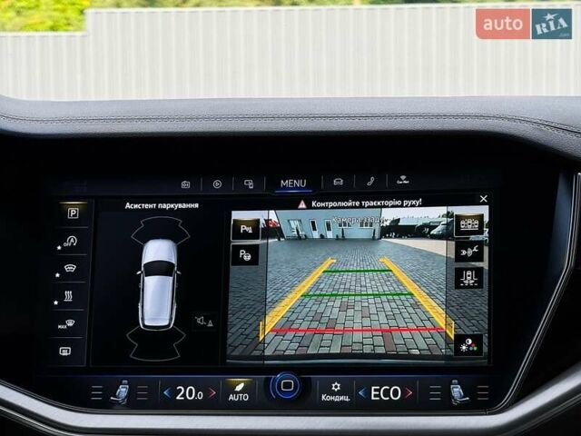 Черный Фольксваген Туарег, объемом двигателя 3 л и пробегом 142 тыс. км за 55999 $, фото 86 на Automoto.ua