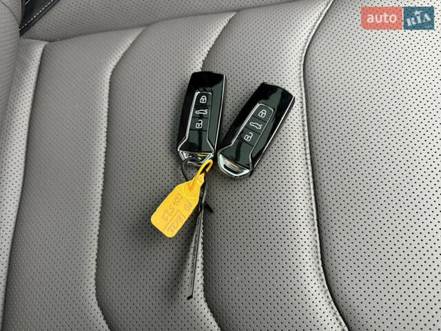 Чорний Фольксваген Туарег, об'ємом двигуна 3 л та пробігом 143 тис. км за 57900 $, фото 101 на Automoto.ua