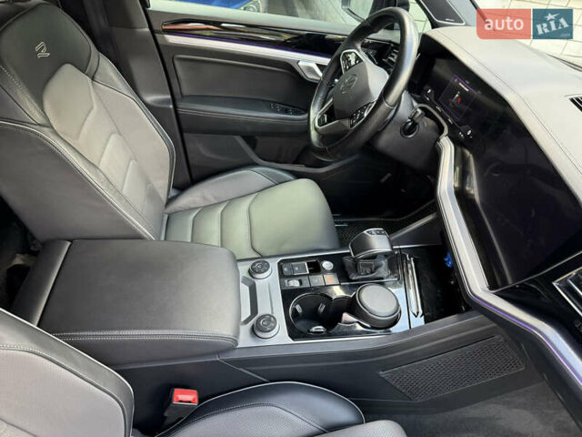 Черный Фольксваген Туарег, объемом двигателя 2.99 л и пробегом 112 тыс. км за 55000 $, фото 4 на Automoto.ua