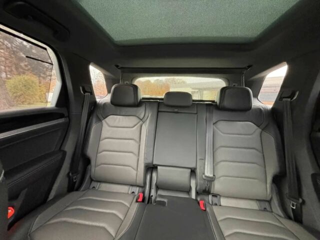 Черный Фольксваген Туарег, объемом двигателя 3 л и пробегом 15 тыс. км за 38900 $, фото 9 на Automoto.ua