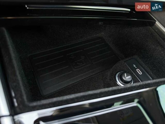 Черный Фольксваген Туарег, объемом двигателя 3 л и пробегом 142 тыс. км за 55999 $, фото 55 на Automoto.ua