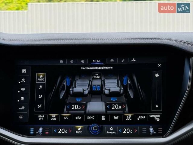 Черный Фольксваген Туарег, объемом двигателя 3 л и пробегом 142 тыс. км за 55999 $, фото 94 на Automoto.ua