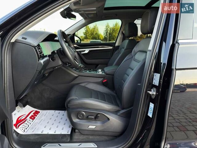 Черный Фольксваген Туарег, объемом двигателя 3 л и пробегом 142 тыс. км за 55999 $, фото 32 на Automoto.ua