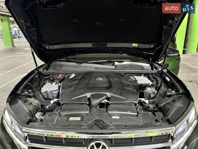 Черный Фольксваген Туарег, объемом двигателя 2.99 л и пробегом 9 тыс. км за 64000 $, фото 7 на Automoto.ua