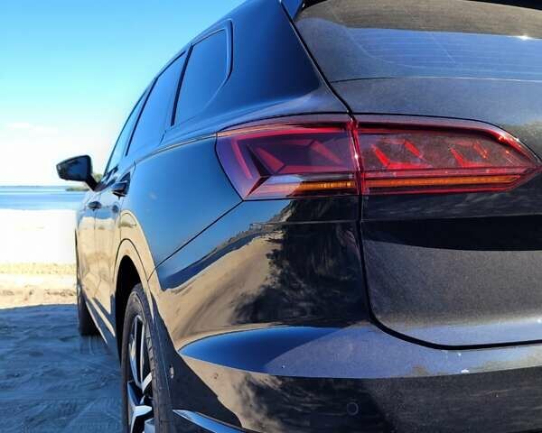 Чорний Фольксваген Туарег, об'ємом двигуна 3 л та пробігом 120 тис. км за 59900 $, фото 5 на Automoto.ua