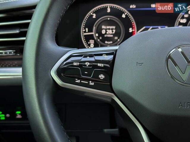 Черный Фольксваген Туарег, объемом двигателя 3 л и пробегом 142 тыс. км за 55999 $, фото 45 на Automoto.ua