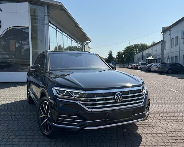 Черный Фольксваген Туарег, объемом двигателя 2.97 л и пробегом 2 тыс. км за 73000 $, фото 2 на Automoto.ua