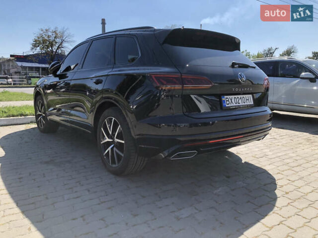 Черный Фольксваген Туарег, объемом двигателя 3 л и пробегом 2 тыс. км за 86000 $, фото 4 на Automoto.ua