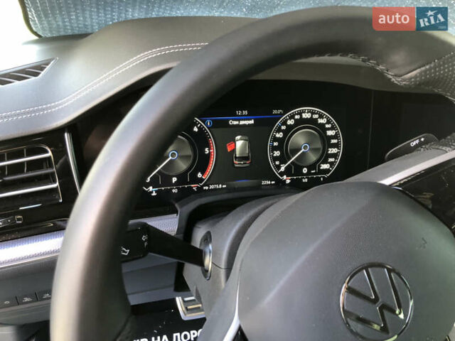Черный Фольксваген Туарег, объемом двигателя 3 л и пробегом 2 тыс. км за 86000 $, фото 10 на Automoto.ua