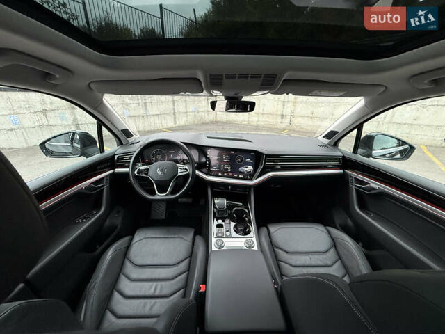 Черный Фольксваген Туарег, объемом двигателя 3 л и пробегом 105 тыс. км за 59500 $, фото 92 на Automoto.ua