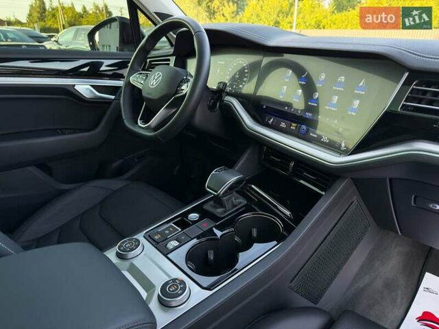 Черный Фольксваген Туарег, объемом двигателя 3 л и пробегом 142 тыс. км за 55999 $, фото 83 на Automoto.ua