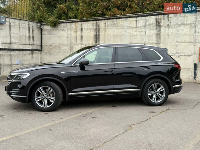 Черный Фольксваген Туарег, объемом двигателя 3 л и пробегом 105 тыс. км за 59500 $, фото 17 на Automoto.ua